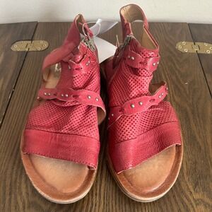 Miz Mooz Womens Sandals Zip Flat Red Leather Boho Gladiator 37 (6.5/7) New